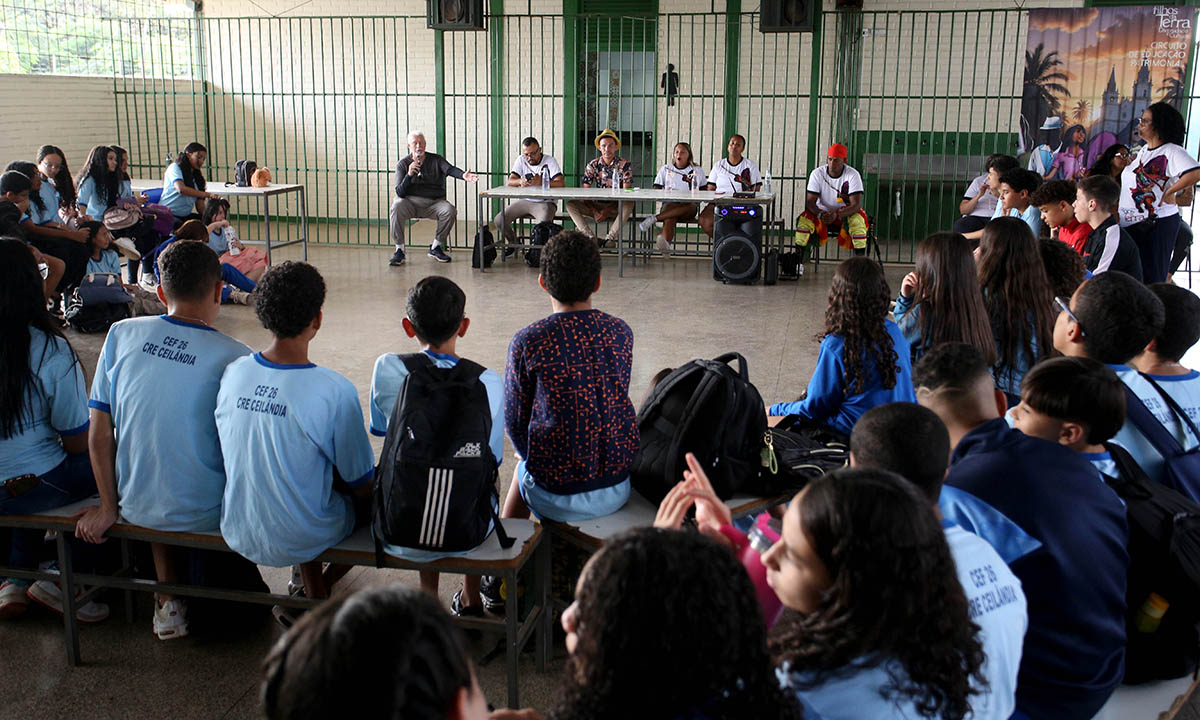 Roda de Conversa + Jogos Digitais